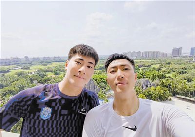 和漂亮护士做爰2